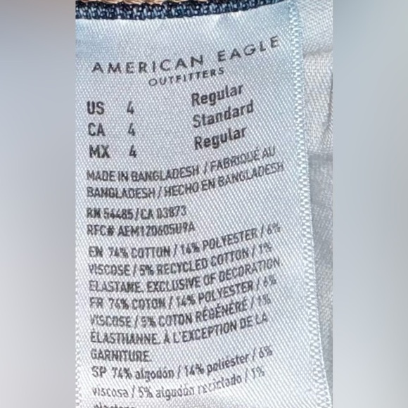 American Eagle Stretch Mom Classic Blue Jeans - Picture 8 of 8